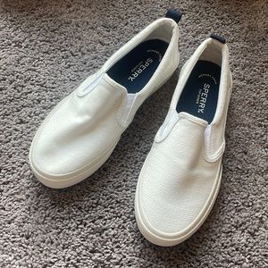 NWT Sperry women’s sneaker SZ 7